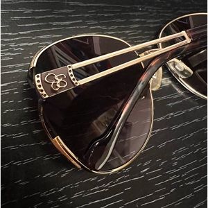 Jessica Simpson sunglasses 🕶️